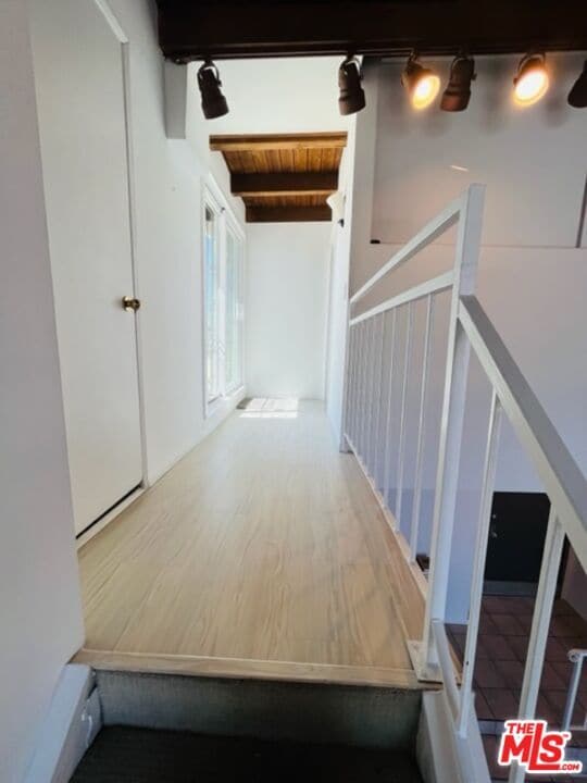 Building Photo - 221 S Gale Dr