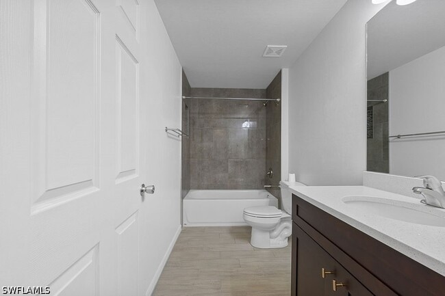 Building Photo - 3429 SW 8th Pl