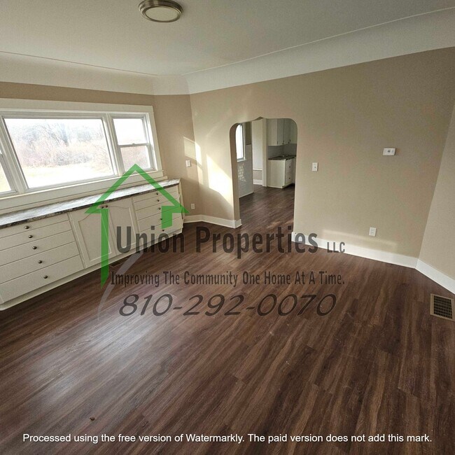 Building Photo - 263 N Elk St