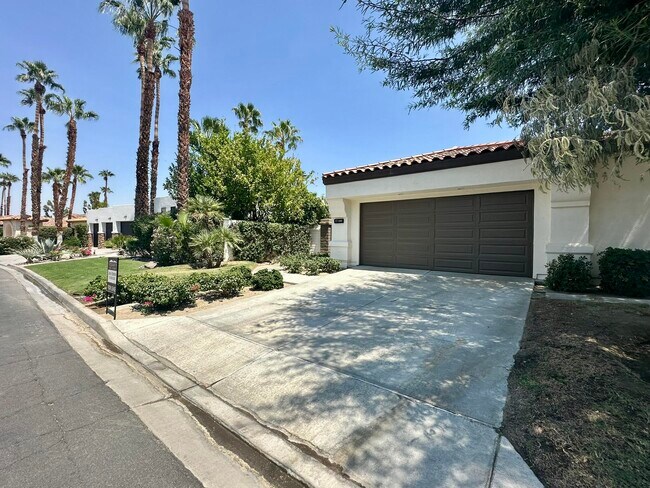 Building Photo - 57600 Interlachen