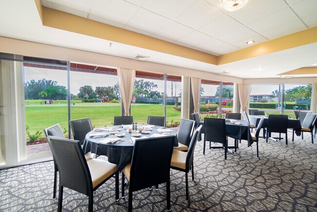 Building Photo - 8940 S Hollybrook Blvd