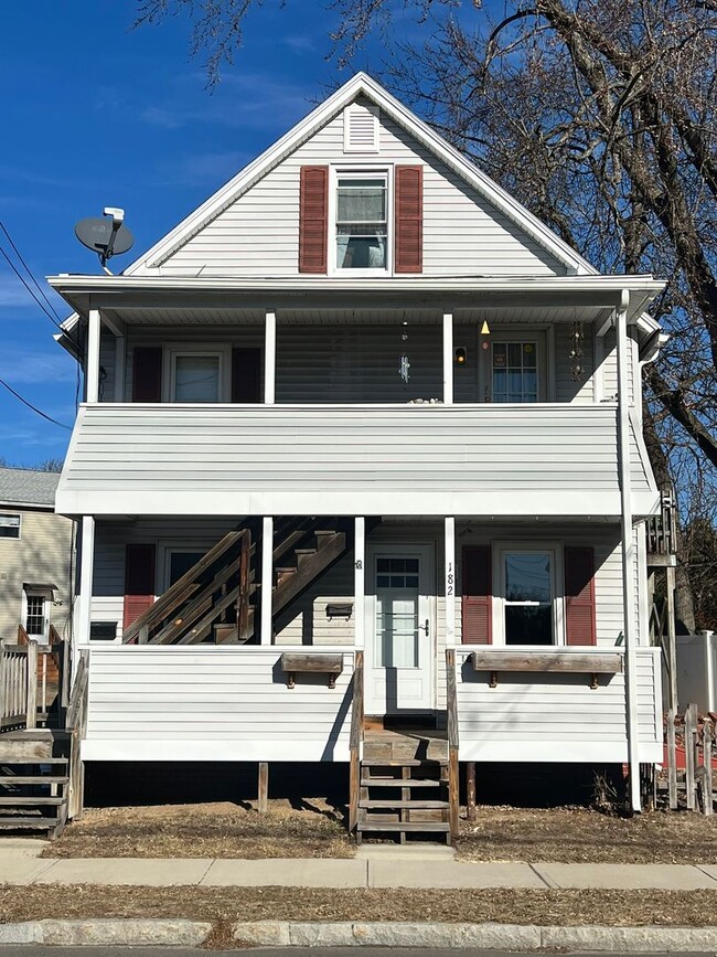 Building Photo - 182 Columba St