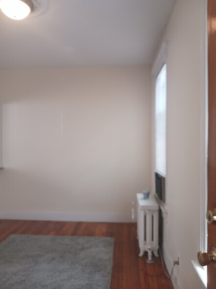 Building Photo - 39 Paterson St