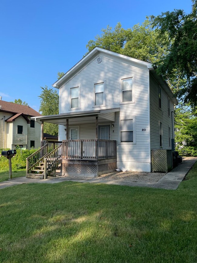 Building Photo - 201 S Western Ave