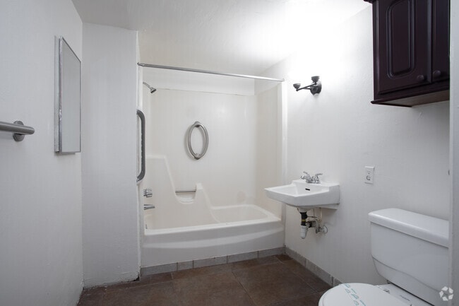 1BR, 1BA - 627SF - Mountain Ridge Apartments