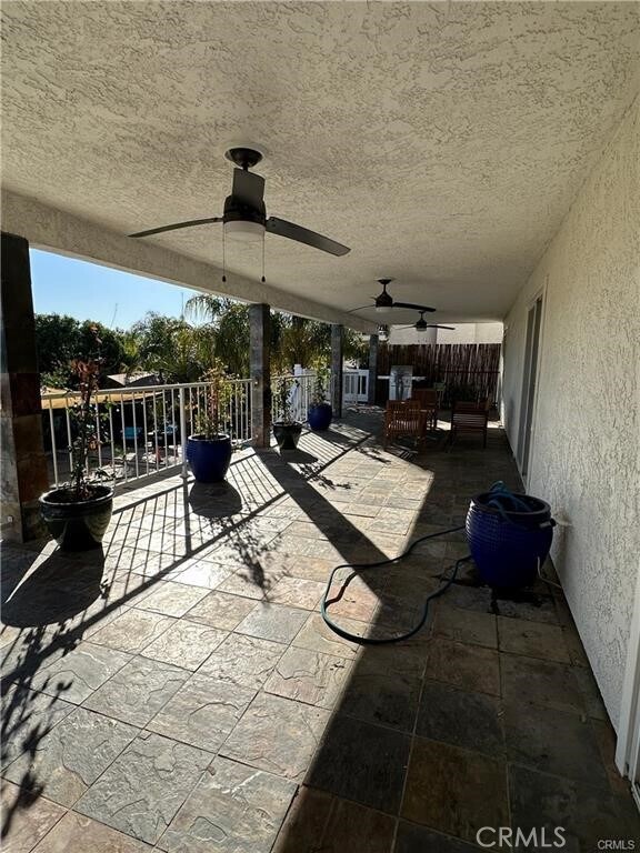 Building Photo - 22867 Cove View St