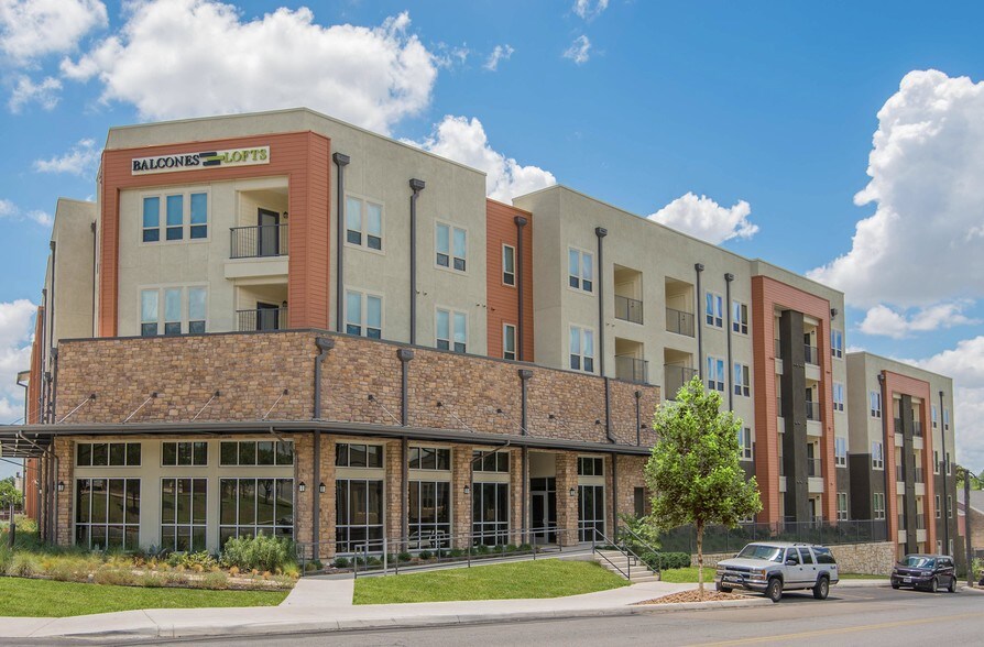 Primary Photo - Balcones Lofts