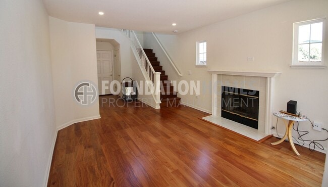 Building Photo - Bright Renovated 2BD/2.5BA Near China Camp...