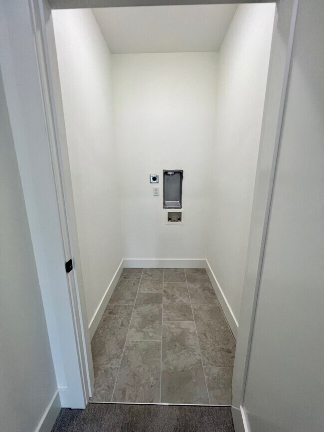 Building Photo - 206 Bogey Ln