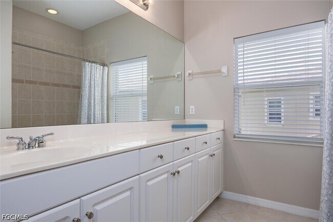 Building Photo - 3240 Cottonwood Bend