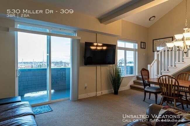 Building Photo - Grand Landing Condo
