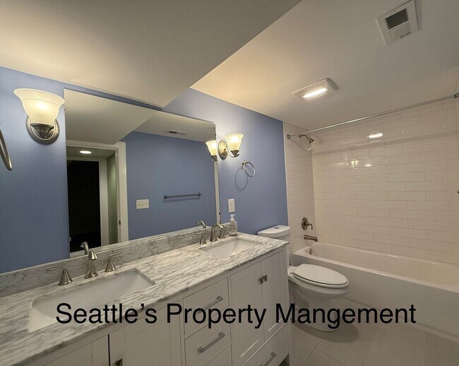 Building Photo - ***FREE OCTOBER RENT***  Deceptively Large...