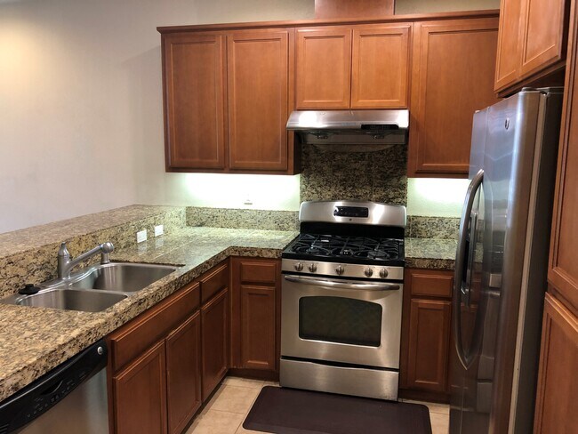 Building Photo - 1252 Water Lily Way