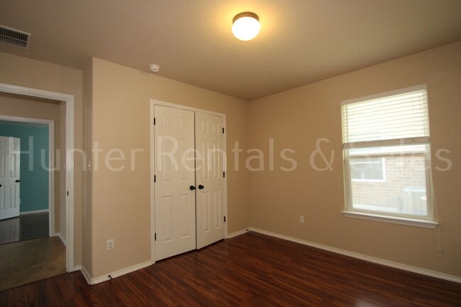Building Photo - New in Management ! Spacious & Stylish Living in Yowell Ranch - Get 1st month free when you sign ...