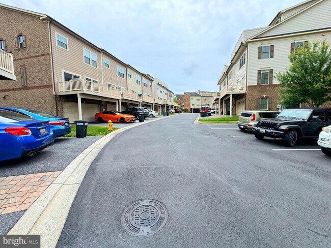 Building Photo - 9160 Landon House Ln
