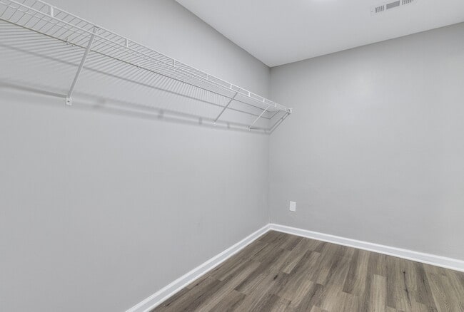 Building Photo - 2060 Nettie Ct