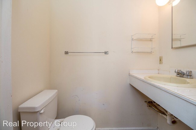 Building Photo - 1515 Bouchelle Ave