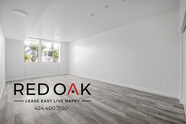 Building Photo - 700 N Spaulding Ave