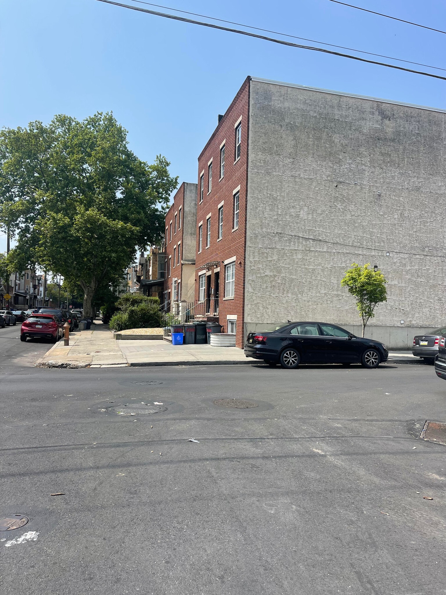 Building Photo - 2356 N Park Ave