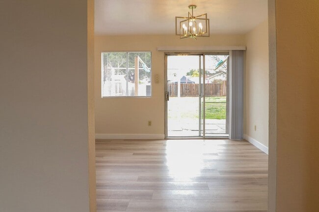 Building Photo - Welcome Home!!! - 3 bedroom 2 bath