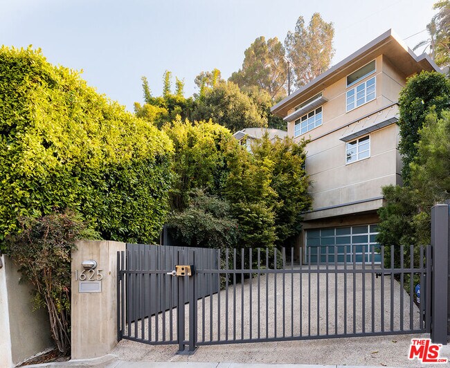 Building Photo - 1625 N Crescent Heights Blvd