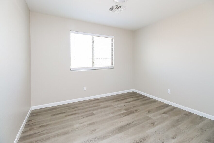 Building Photo - 37766 N Sandy Dr