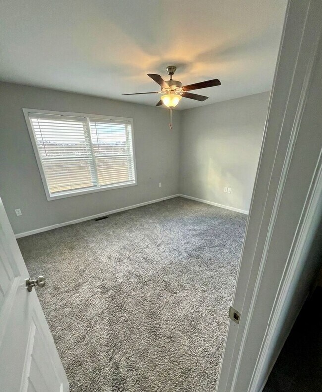Building Photo - 206 Woodridge Dr