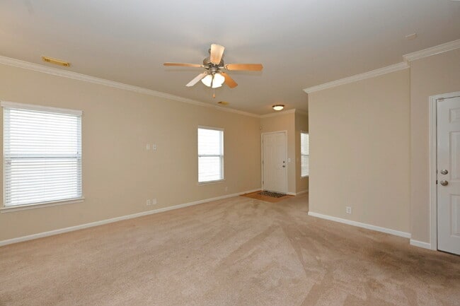 Building Photo - 2 BR Harbor Village Condo