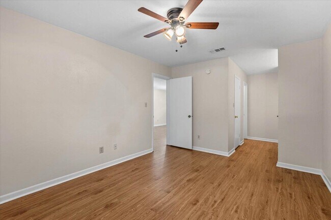 Building Photo - 3208 Ginger Dr