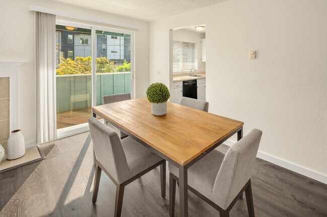 Building Photo - 3124 NE 147th St