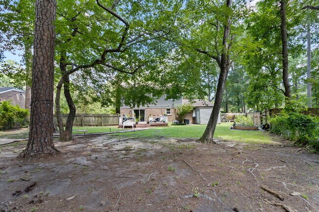Building Photo - Spacious 4-Bedroom Haven with 3 Full Baths...