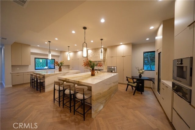 Building Photo - 17437 Oak Creek Ct