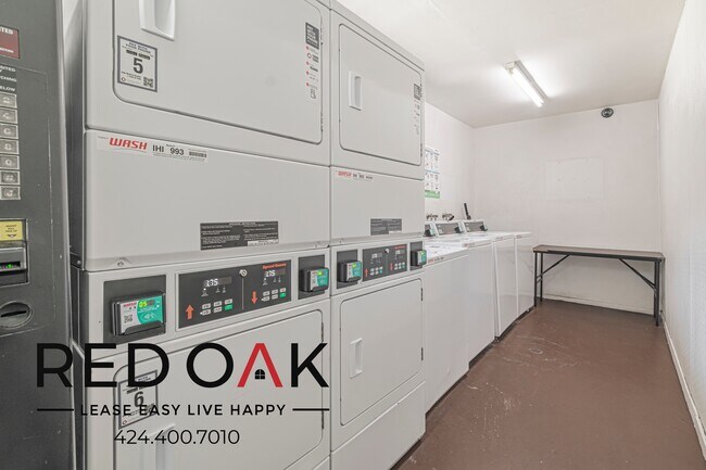 Building Photo - 1930 S Del Mar Ave