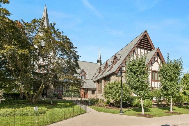 Building Photo - 201 Freeman St