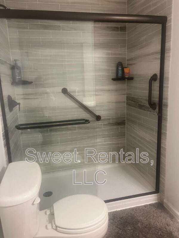 Building Photo - 343 Briarbend Rd