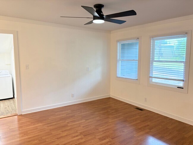 Building Photo - 484 Macon Hwy