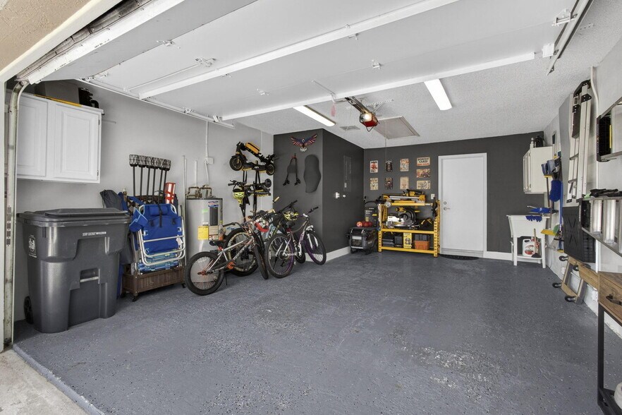 Building Photo - 11894 Donlin Dr