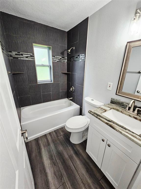 Building Photo - 4803 Roush Ave