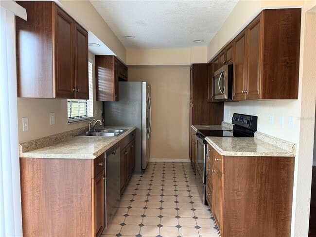 Building Photo - 3220 Oak Lawn Pl