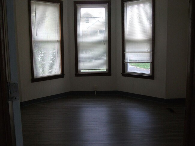 Building Photo - 316 Highland Ave