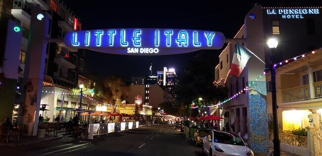 Building Photo - 602 W Fir St