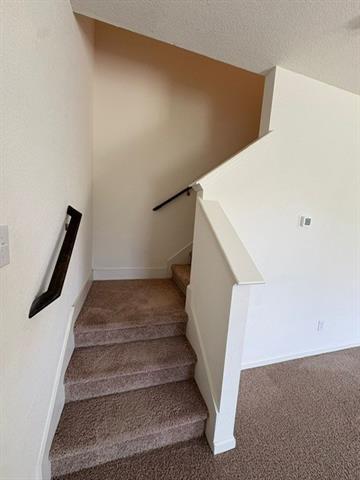 Building Photo - 713 Peach Tree Ln