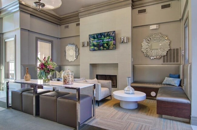 Building Photo - 1970 Peachford Rd