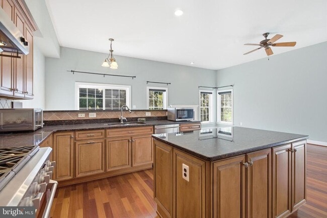 Building Photo - 6411 Velliety Ln