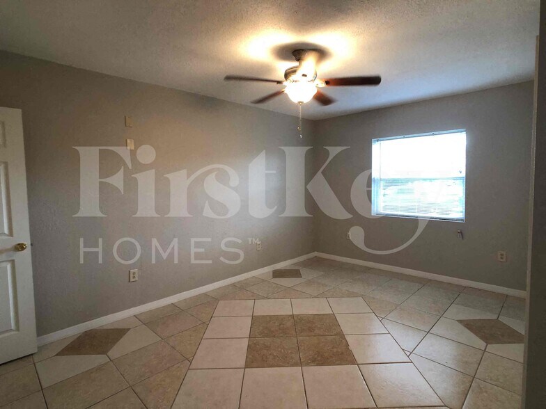 Building Photo - 3252 Peterborough St