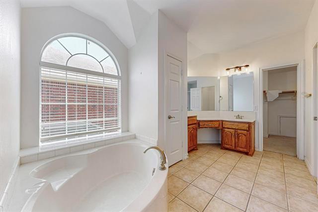 Building Photo - 10693 Lineberry Ln