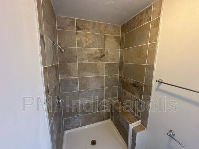 Building Photo - 3236 Winthrop Ave