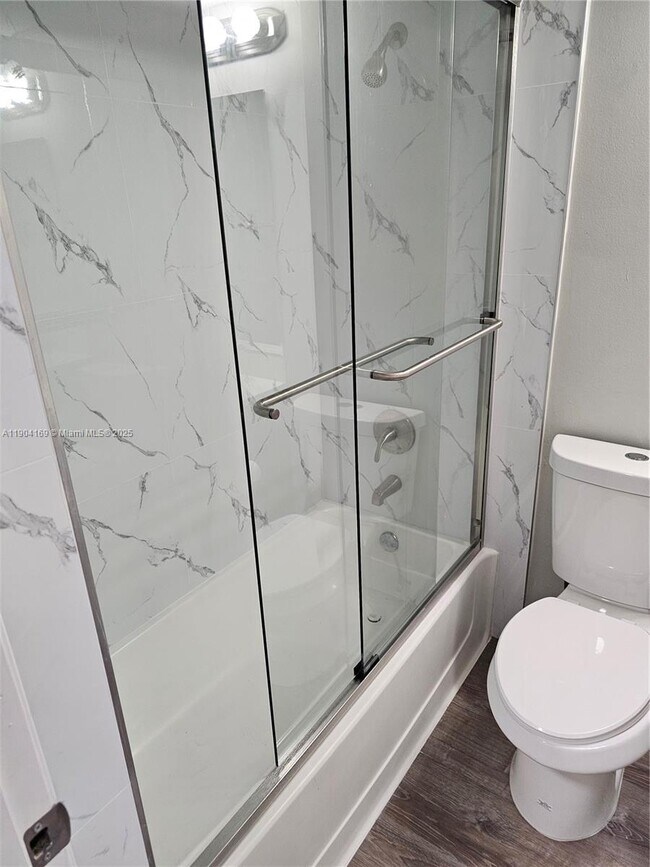 Building Photo - 2880 N Oakland Forest Dr