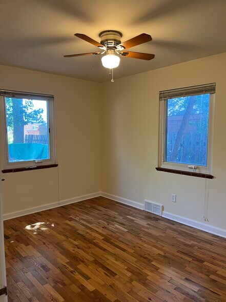 Building Photo - 812 18th St