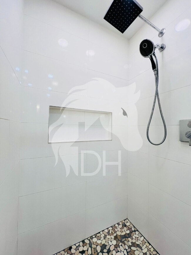 Building Photo - 414 Deer Run